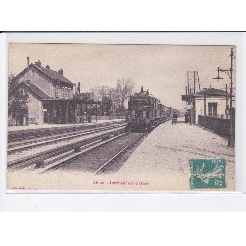 ABLON: intérieur de la gare - très bon état