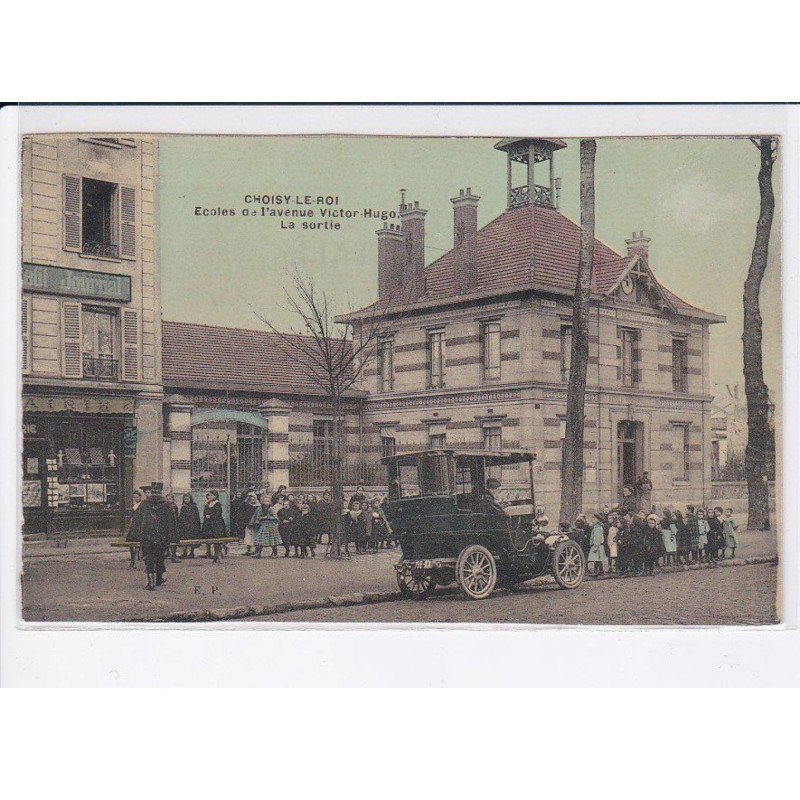 CHOISY-le-ROI: écoles de l'avenue victor hugo, la sortie, automobile - très bon état