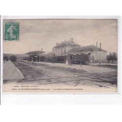 LE BUISSON-CADOUIN: la gare et trains en partance - très bon état