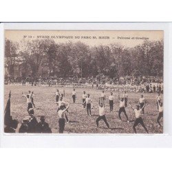 LE PARC SAINT-MAUR: stade olympique, pelouse et gradins - très bon état