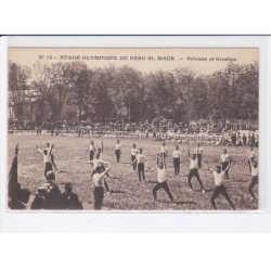 SAINT-MAUR: stade olympique, pelouse et gradins - très bon état