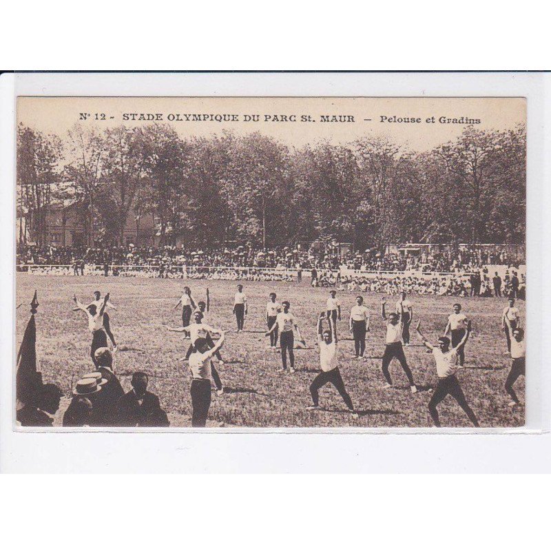 SAINT-MAUR: stade olympique, pelouse et gradins - très bon état