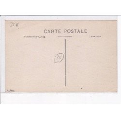 LIBOURNE: vendanges en médoc, egrappement du raisin et remplissage des cuves, château montrose - très bon état