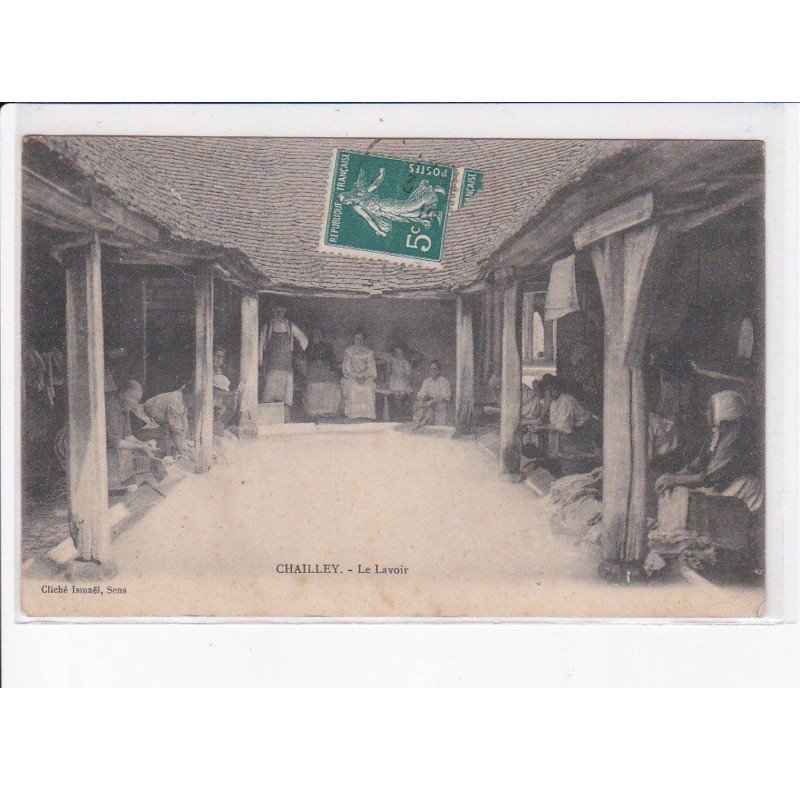 CHAILLEY: le lavoir - très bon état