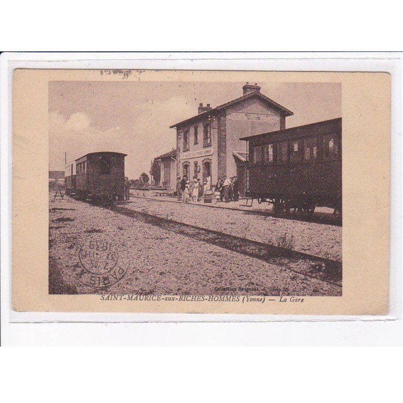 SAINT-MAURICE-aux-RICHES-HOMMES: la gare, wagons - état