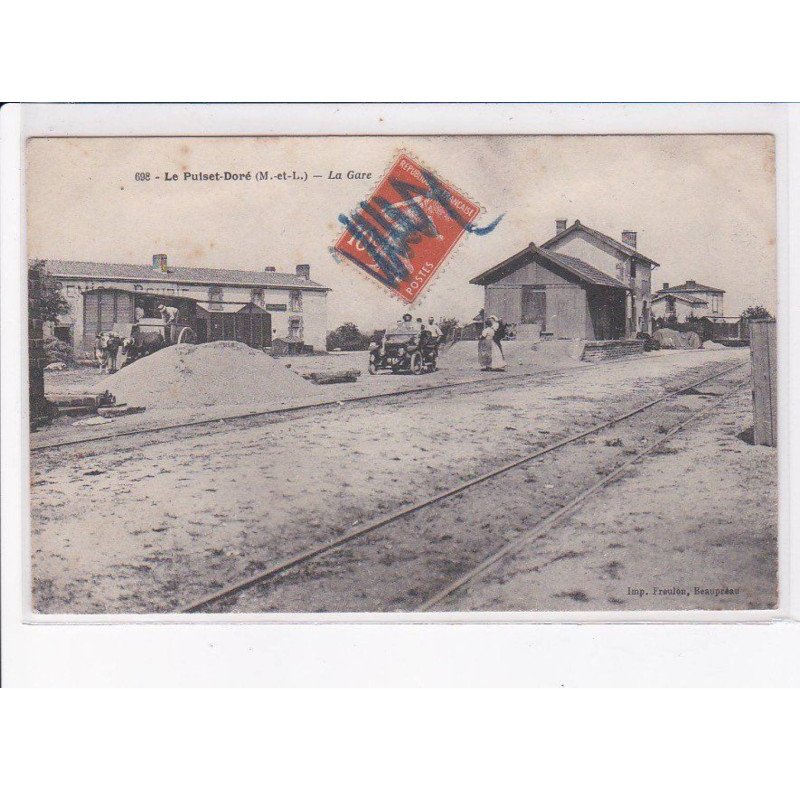LE PUISET-DORE: la gare, automobile - état
