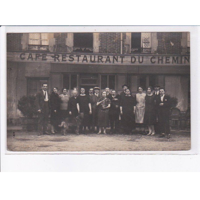 FRANCE: carte photo, à localiser, café restaurant du chemoin de fer - très bon état
