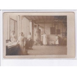 FRANCE: carte photo, à localiser, blanchisserie paris (?) 3CPA - très bon état