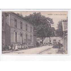 BASSUET: la mairie et rue du pont - très bon état
