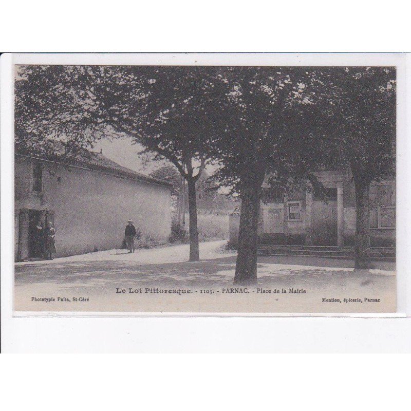 PARNAC: place de la mairie - très bon état