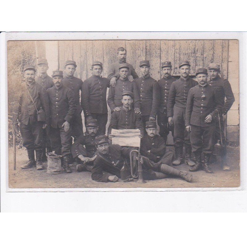 ANGERS: militaire - très bon état