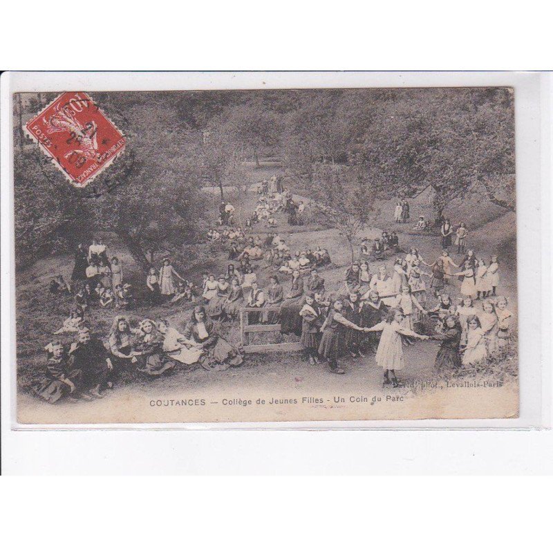 COUTANCES: collège de jeunes filles, un coin du parc - état