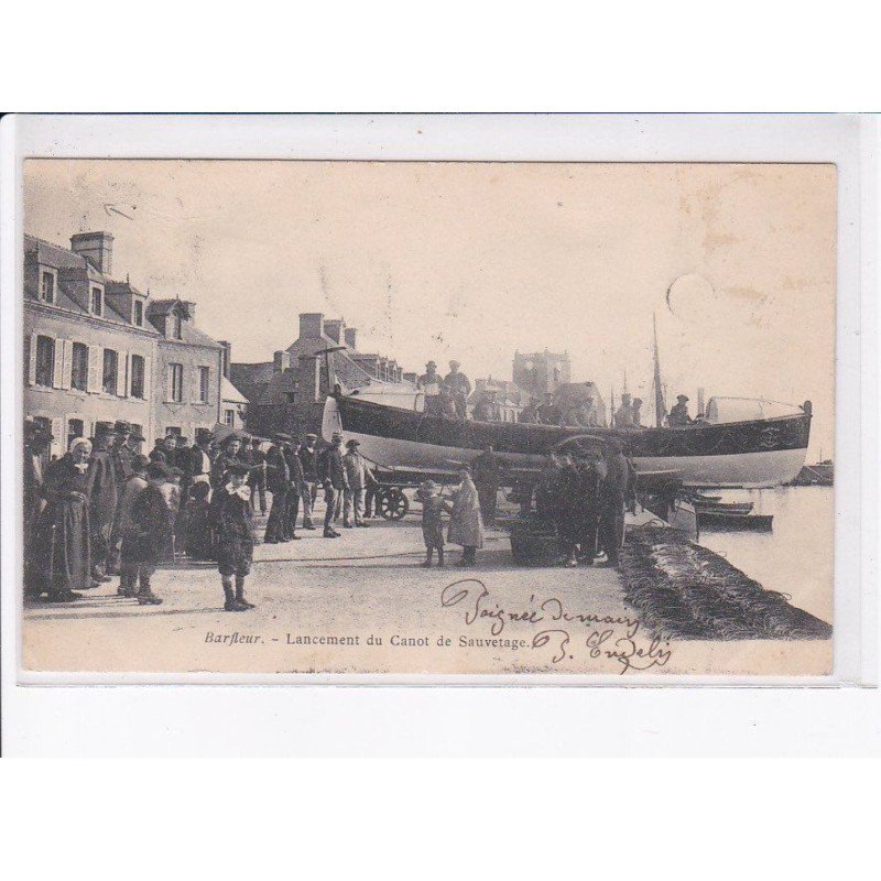 BARFLEUR: lancement du canot de sauvetage - état (déchirée)