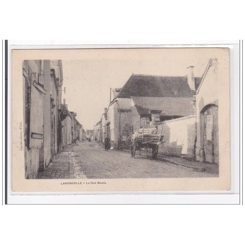 LANDREVILLE : la rue basse : tres bon etat