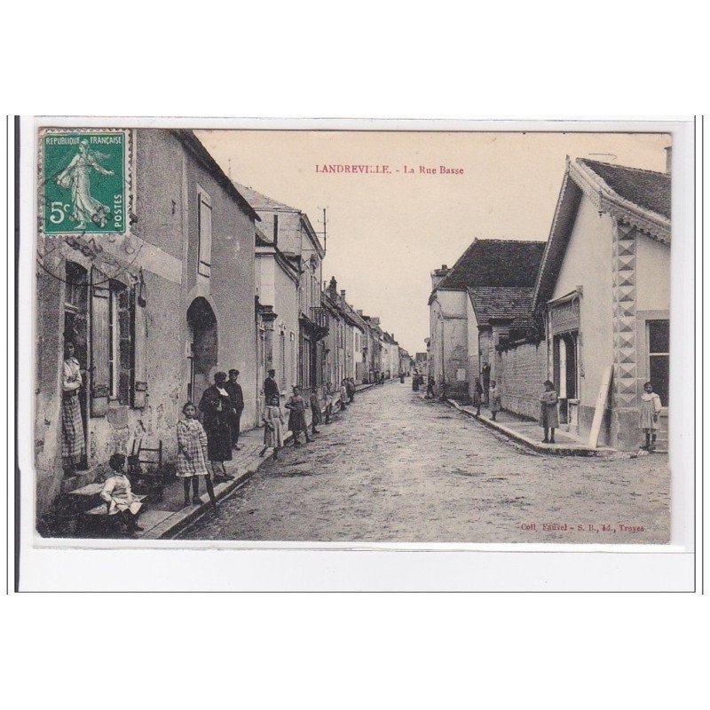 LANDREVILLE : la rue basse - etat