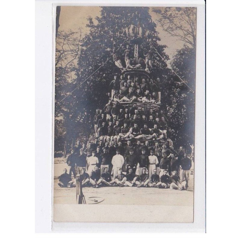 JOINVILLE-le-PONT: personnages, gymnastique (?), tour humaine (?) - très bon état