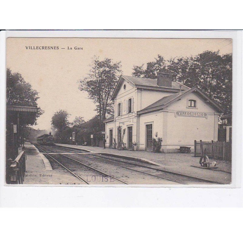 VILLECRESNES: la gare - très bon état