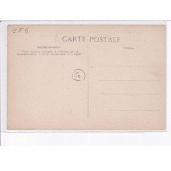 PONTORSON: un coin du marché, vieille maison - très bon état