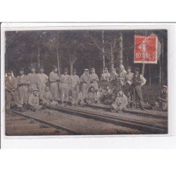 FONTENAY LE VICOMTE : carte photo de l'équipe de dégarnissage - chemin de fer - très bon état