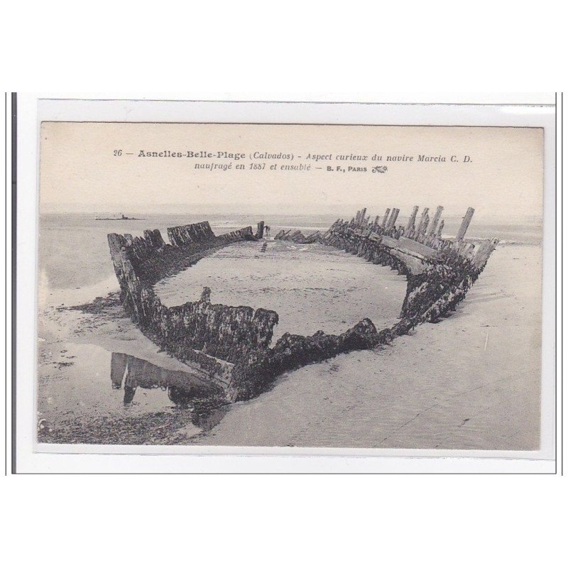 ASNELLES-BELLE-PLAGE : aspect curieux du navire marcia, naufragé en 1887 et ensablé - tres bon etat