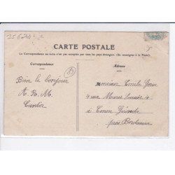 SENS: suite à la manifestation de l'inventaire à la cathédrale la foule attendant la décision du tribunal - état