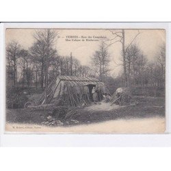 YERRES: bois des camaldules, une cabane de bûcherons - état