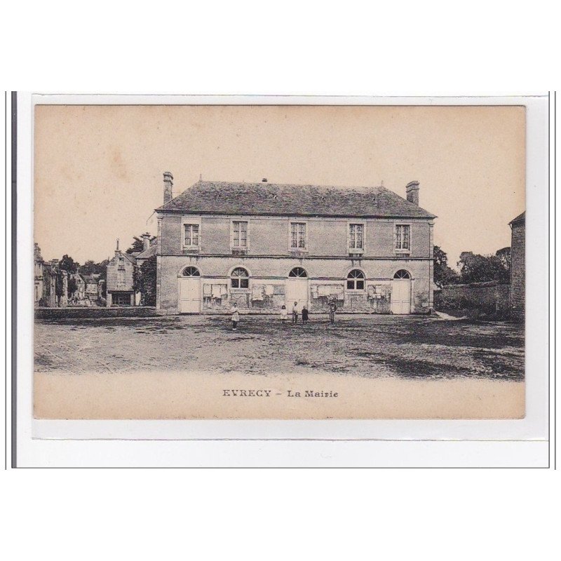 EVERCY : la mairie - tres bon etat