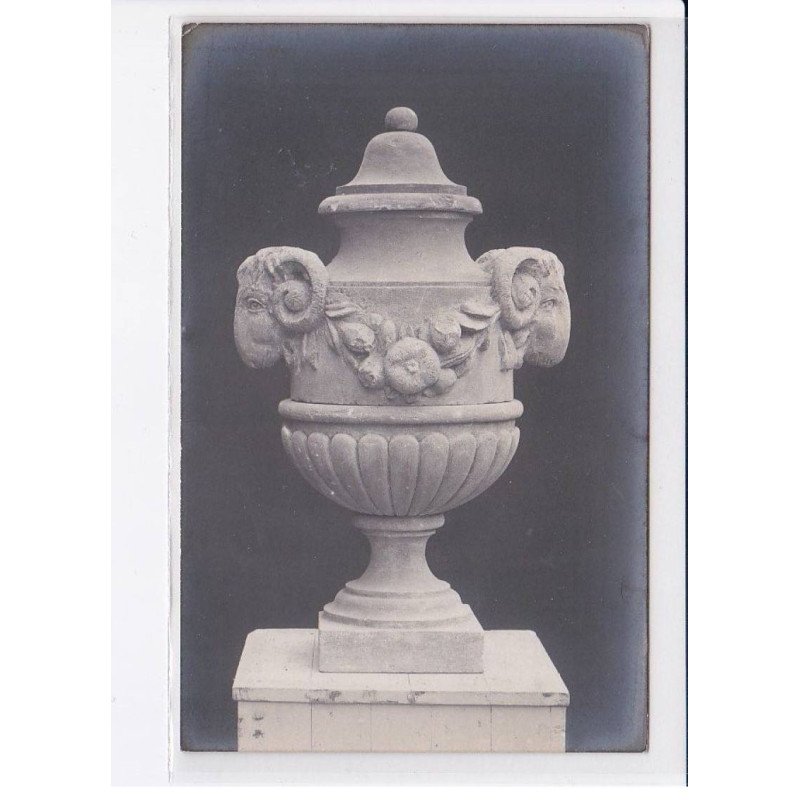 BOULOGNE-BILLANCOURT: pierres agglomérées Cuel Gilbert, vases et statues - très bon état