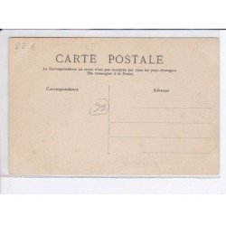 YERRES: la place des camaldules le jour de la fête (pentecote) - très bon état