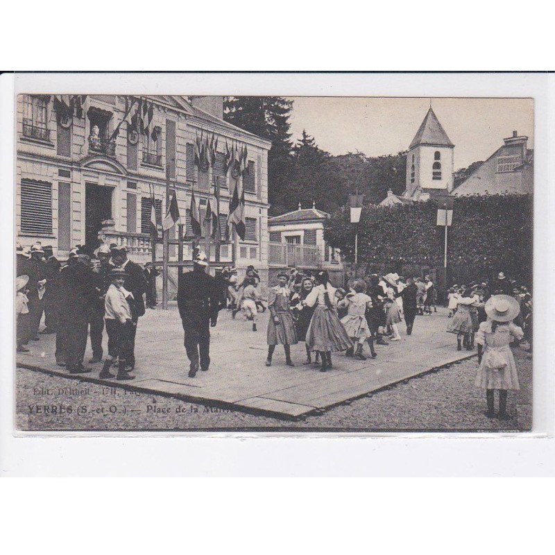 YERRES: place de la mairie - très bon état