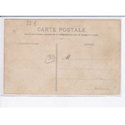 DOURDAN: cour de l'hôtel de lyon un jour de course - état