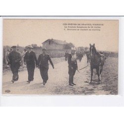 DRAVEIL-VIGNEUX: les grèves, la journée sanglante du 30 juillet, grévistes se rendant au meeting - très bon état