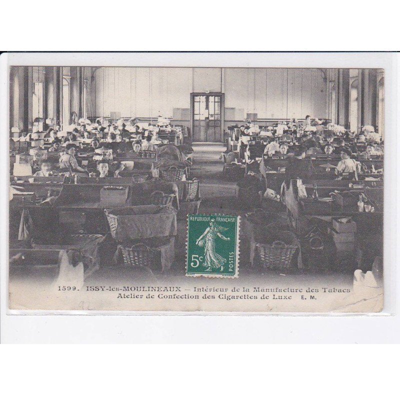 ISSY-les-MOULINEAUX: intérieur de la manufacture des tabacs atelier de confection des cigarettes de luxe - état