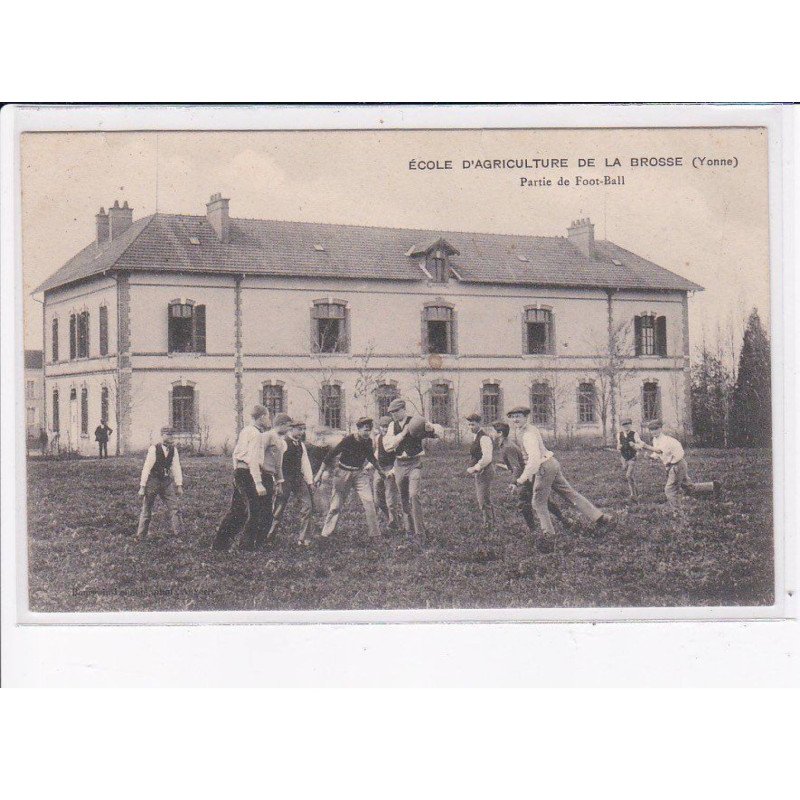 RUGBY: équipe, école d'agriculture de la brosse, partie de foot-ball, yonne - état