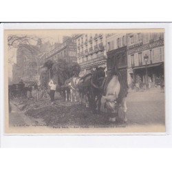 PARIS: paris vécu, aux halles, enlèvement des détritus - très bon état