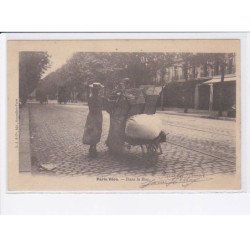 PARIS: paris vécu, dans la rue - très bon état