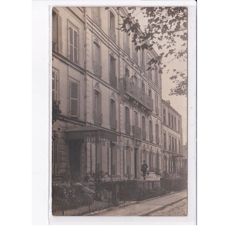 PARIS: gondry, bâtiment  - très bon état