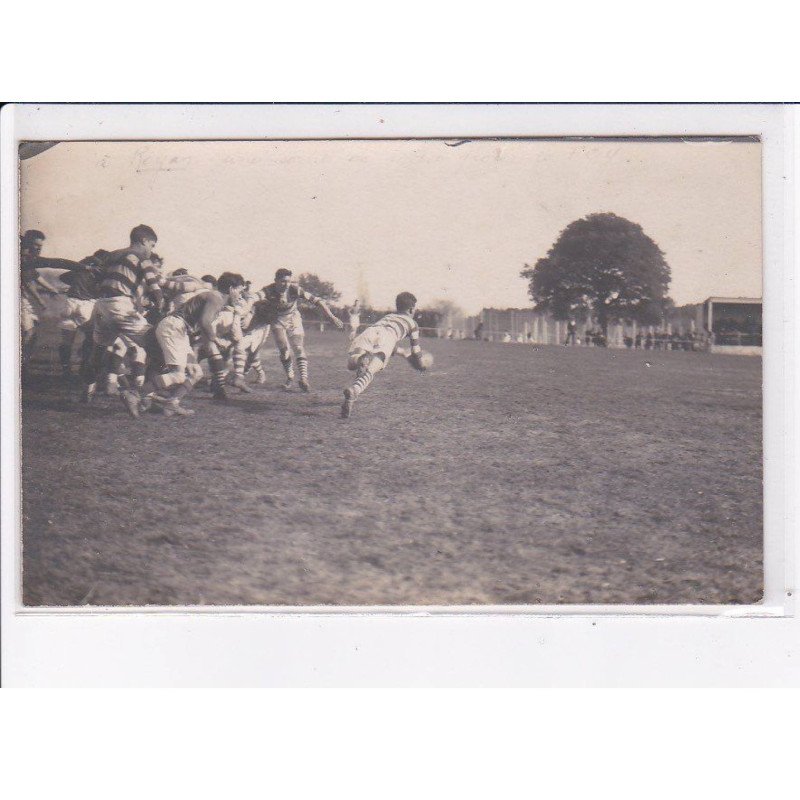 RUGBY: une sortie de melee, F.C.4 - très bon état