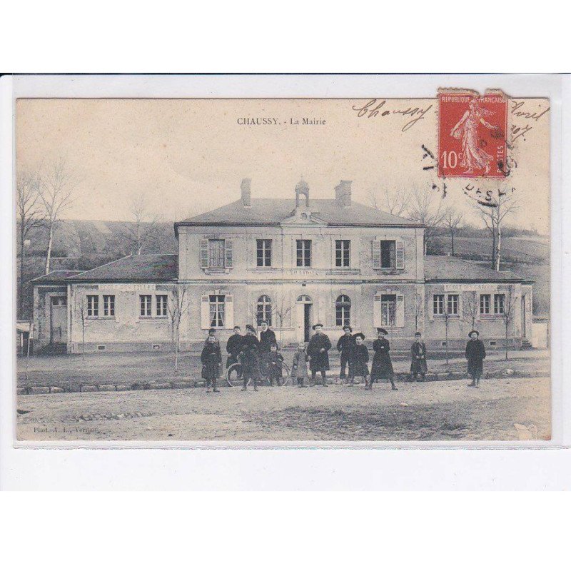 CHAUSSY: la mairie - très bon état
