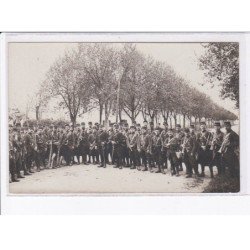 LA VALBONNE: militaires - très bon état