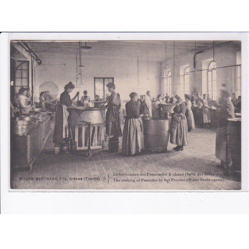 GRASSE: roure-bertrand fabrication des pommades à chaud, salle des bains-marie - très bon état