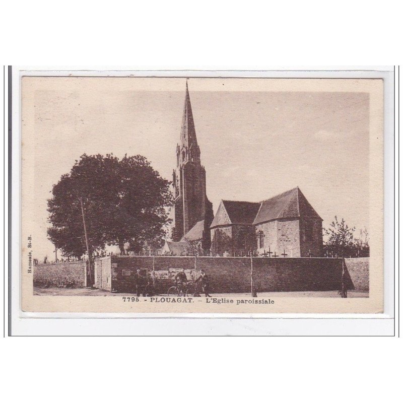 PLOUAGAT : l'eglise paroissiale - tres bon etat PLOUAGAT : l'eglise paroissiale - tres bon etat