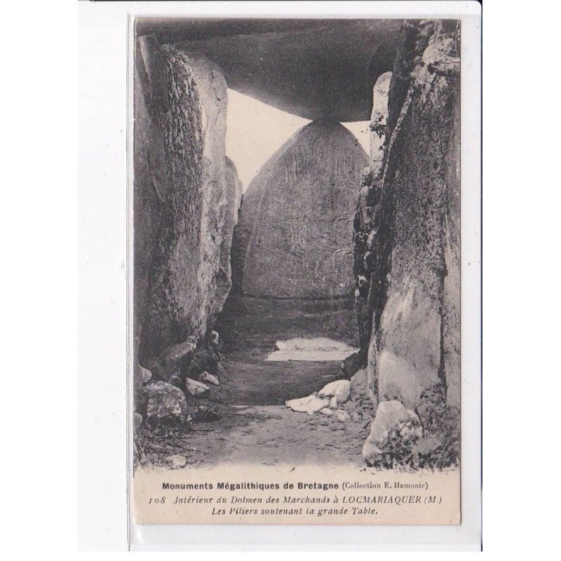 LOCMARIAQUER: monuments mégalithiques, intérieur du dolmen des marchands, les piliers - très bon état