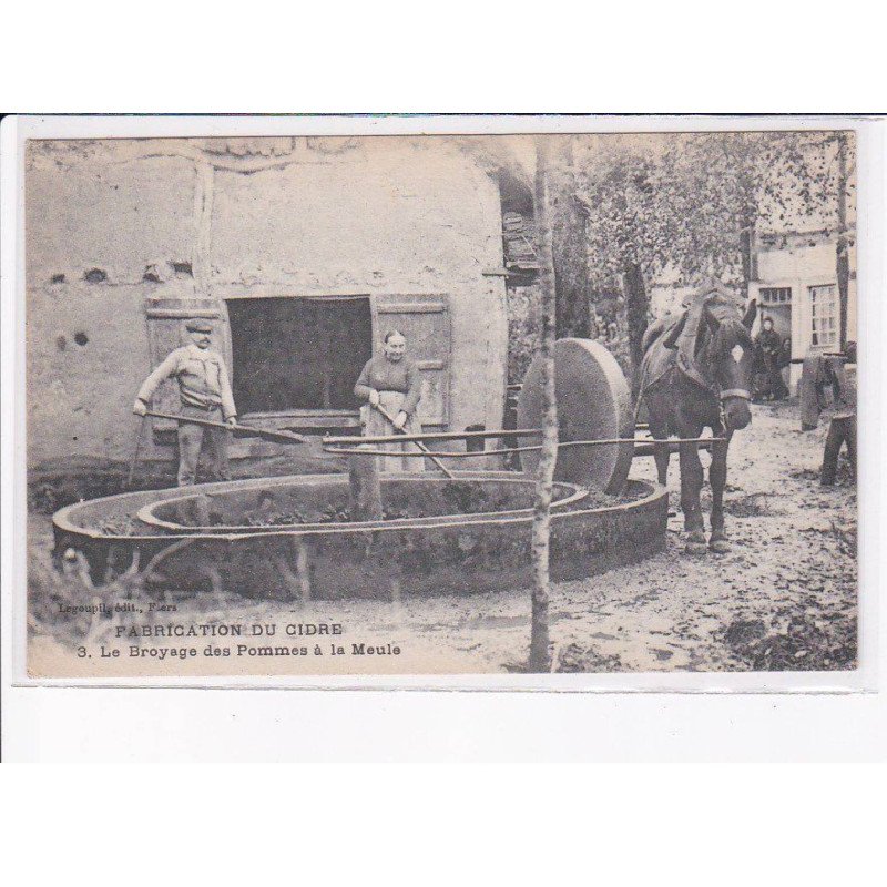 FLERS: fabrication du cidre, le broyage des pommes à la meule - très bon état