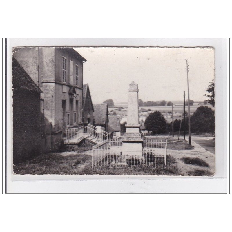 NOYERS : la mairie - tres bon etat