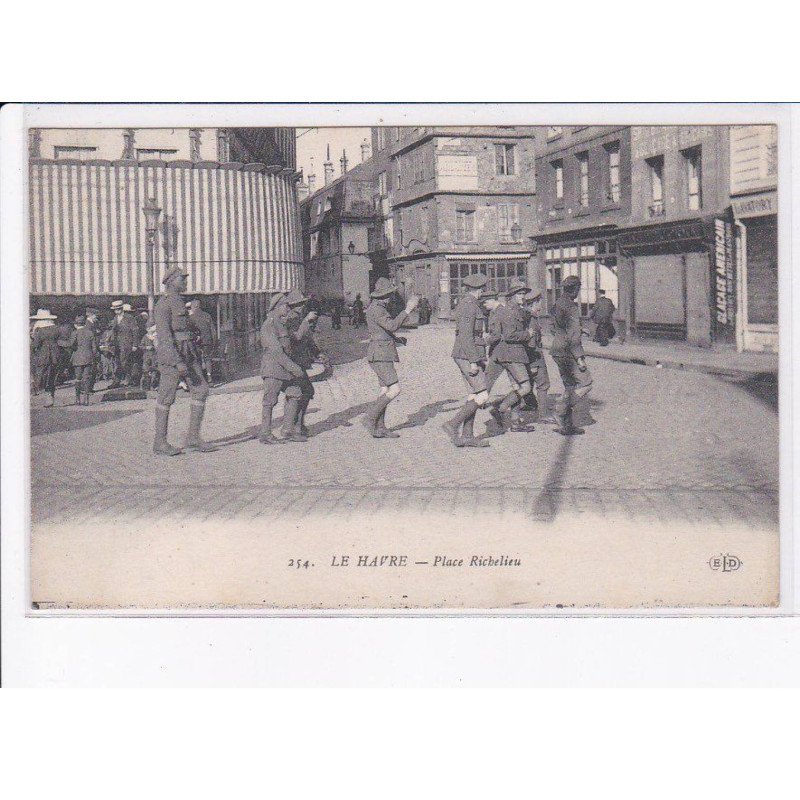 LE HAVRE: place richelieu - très bon état