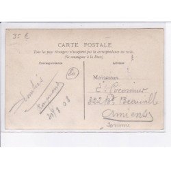 QUEVAUVILLERS: la cour du château - très bon état