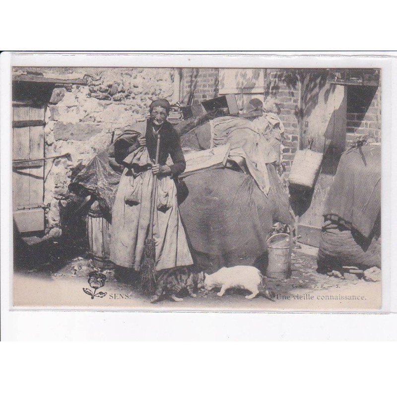 SENS: une vieille connaissance, chiffonnière - très bon état