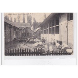 BUEIL : laiterie centrale, la porcherie - etat