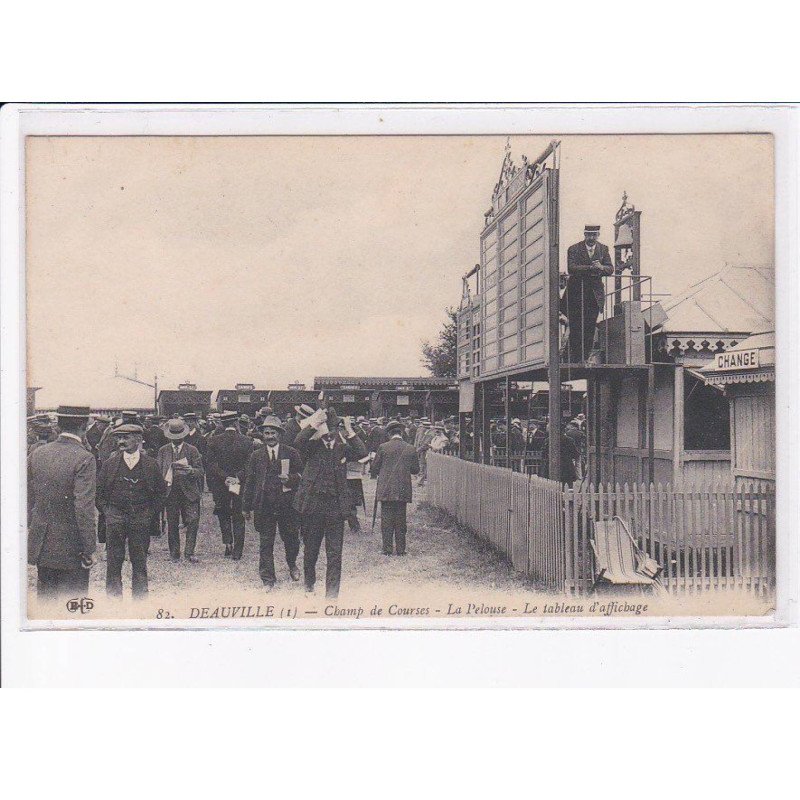 DEAUVILLE: champ de courses, la pelouse, le talbeau d'affichage - très bon état